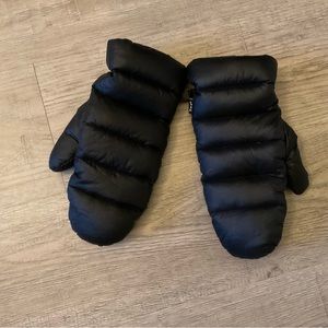 Aritzia tna down filled mitts